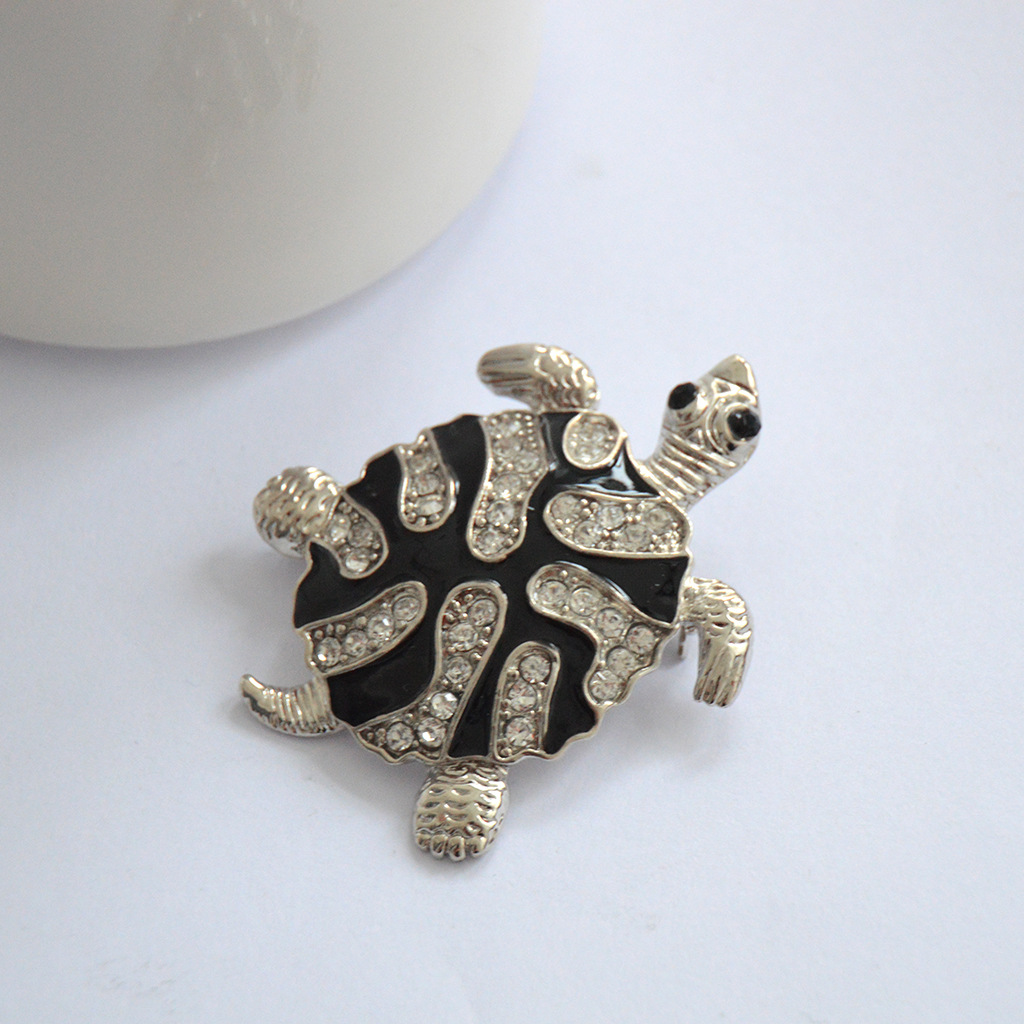 395a029c 9f15 4d8e 888c 15ef9ec17d00 Diamond Turtle Brooch