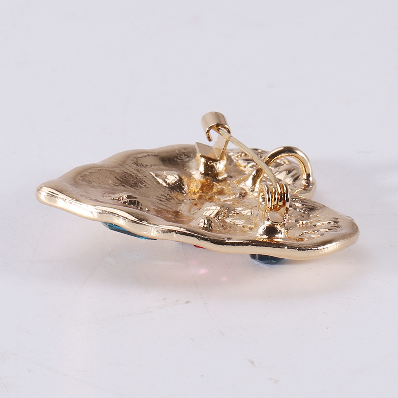 Fashionable Simple Rhinestone Fixed Clothes Retro Heart Shaped Pin 4 3aedfd2b 3c2a 4544 9e13 54cae258b057 Fashionable Simple Rhinestone Fixed Clothes Retro Heart Shaped Pin