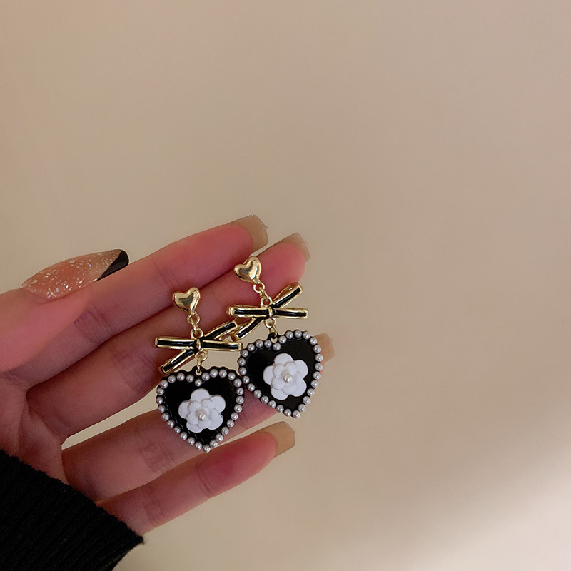 925 Silver Needle Diamond Bow Earrings 6 3cd44c1c cebf 45a0 9f3c c01df20ba9a3 925 Silver Needle Diamond Bow Earrings