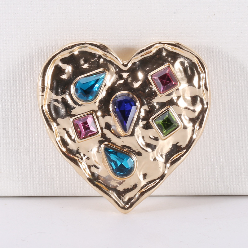Fashionable Simple Rhinestone Fixed Clothes Retro Heart Shaped Pin 1 40e5f566 4cb4 4d54 af78 4dd19868f2a0 Fashionable Simple Rhinestone Fixed Clothes Retro Heart Shaped Pin