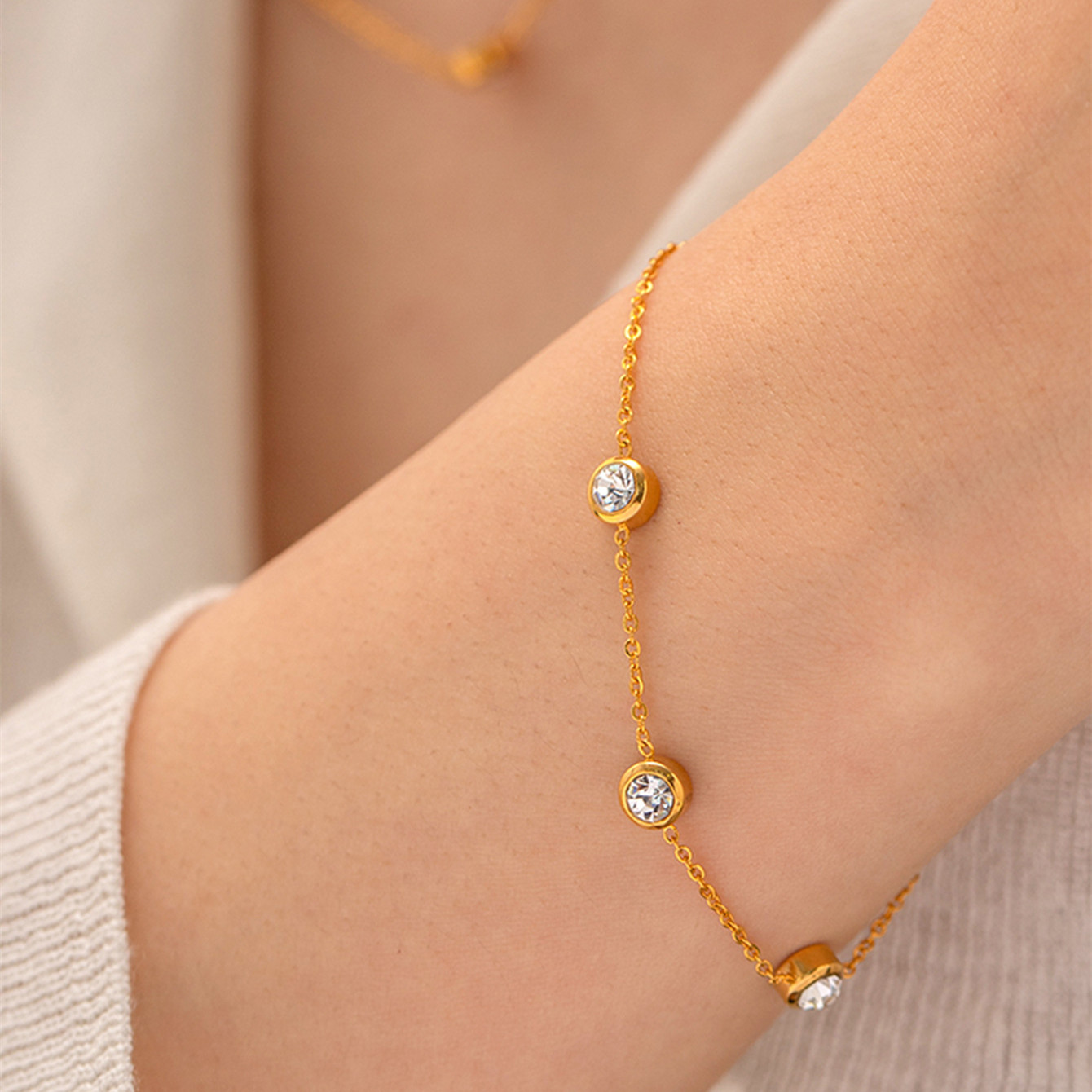 421b9b91 f5d1 4d4c 9dc8 f0030d598f11 Fashion 18K Gold Plated Round Zircon Stainless Steel Bracelet