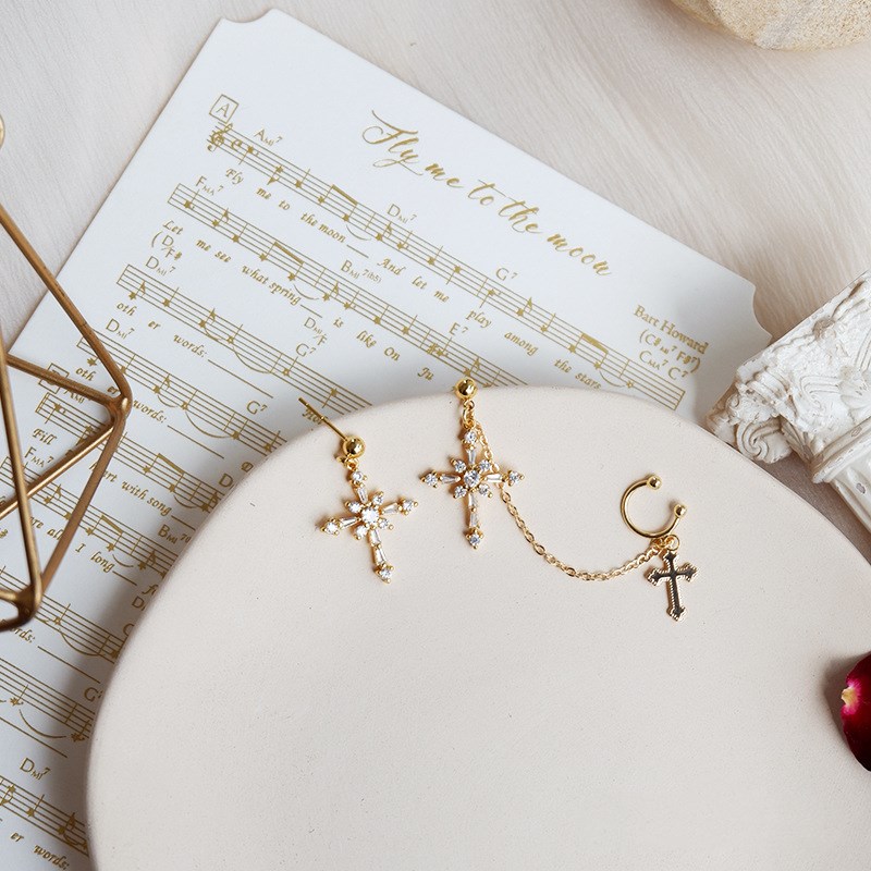 466aa891 9337 4bc2 b17c 9bd871d3b733 Baroque cross ear bone clip earrings