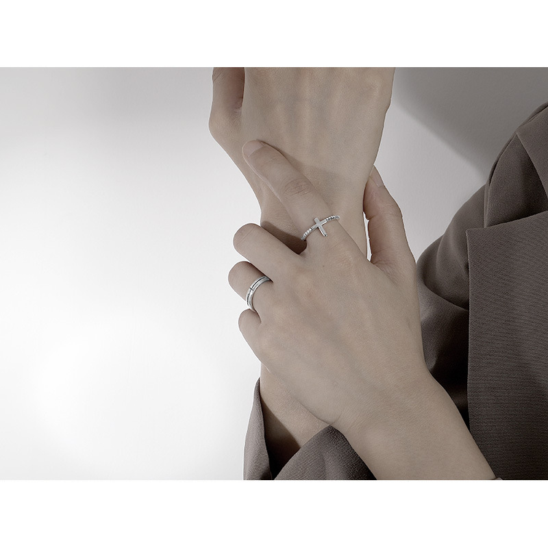 46dc8a76 0776 40c1 b99c 5c241833229d Sterling Silver Retro Ring Of Cross Nightclub