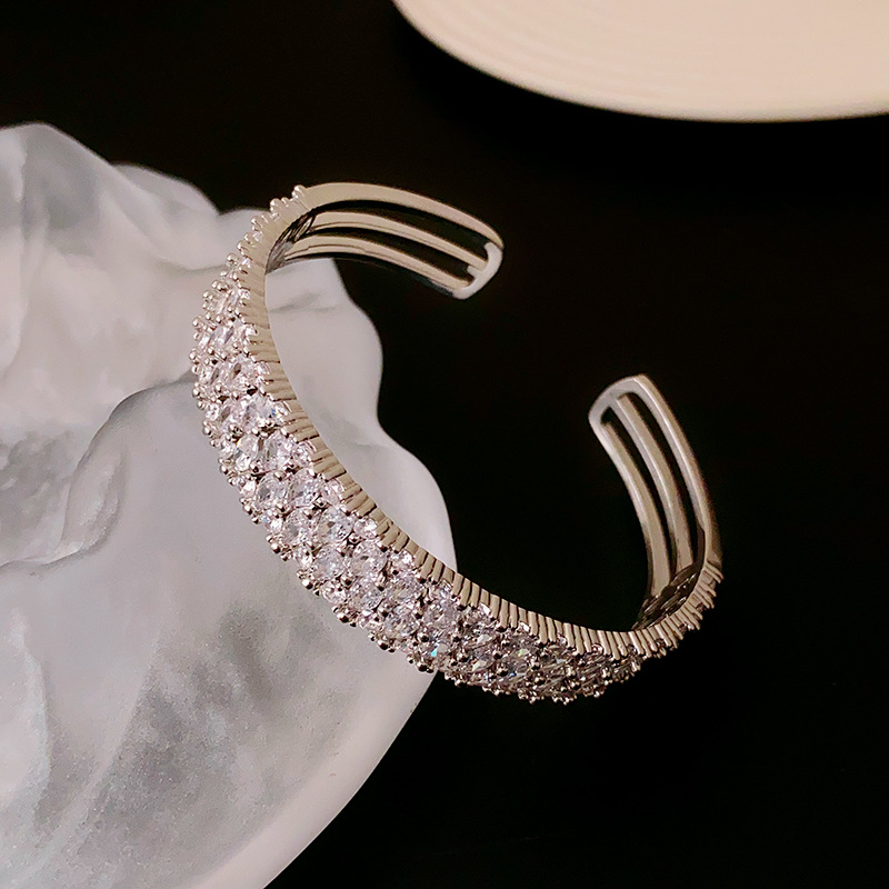 Personality Affordable Luxury Fashion Real Gold Plating Zircon Metal Open-ended Bracelet 6 47bd1f73 f400 4171 b317 d679ae336219 Personality Affordable Luxury Fashion Real Gold Plating Zircon Metal Open-ended Bracelet