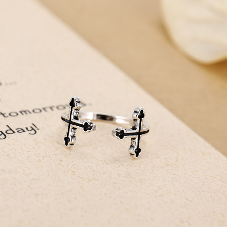 4b686437 51a5 42fd b6cb dd496d8e1e02 Simple Student Jewelry Double Wavy Ring Gir