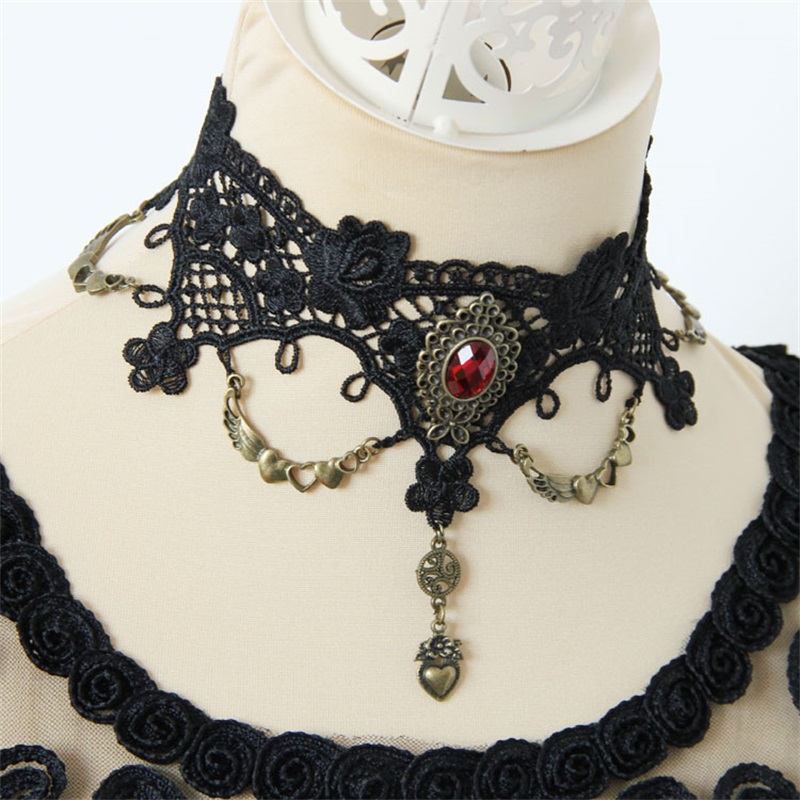 4f72c53c 00af 4843 93aa 68a2ed7f57e8 Black Lace Necklace Love Queen Holiday Photography