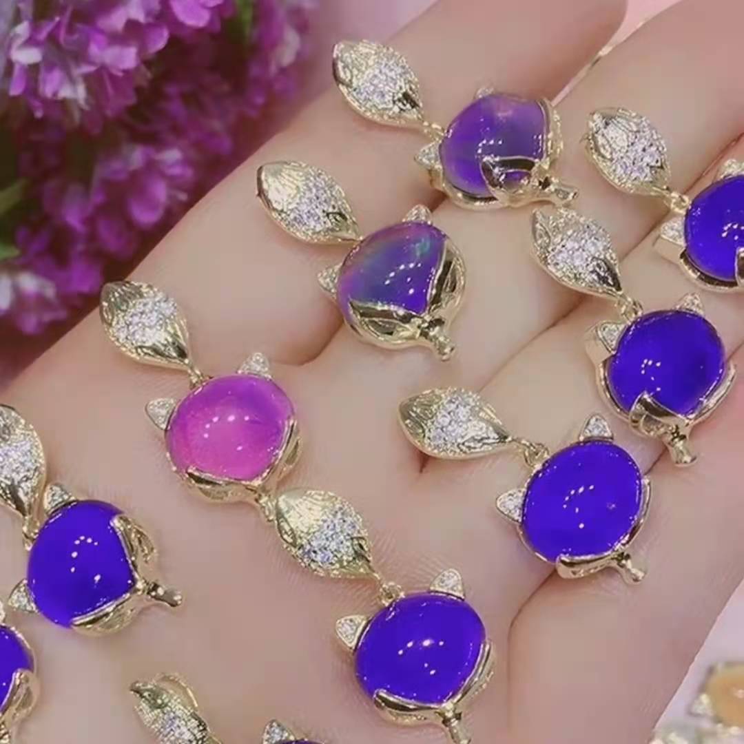 505e2ec8 2501 4e7a 8fa6 9c49058d164a Women's Thermochromic Fox Titanium Steel Necklace