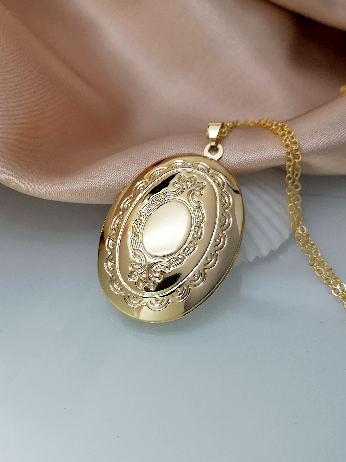 50f555ce f877 4edf 84ec 21e7e87d9abd Simple Geometric Personality Metal Clavicle Chain