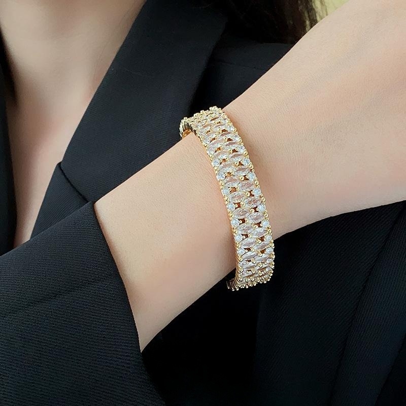 Personality Affordable Luxury Fashion Real Gold Plating Zircon Metal Open-ended Bracelet 3 56394c96 fa17 4d00 b836 d2d6355ffc86 Personality Affordable Luxury Fashion Real Gold Plating Zircon Metal Open-ended Bracelet
