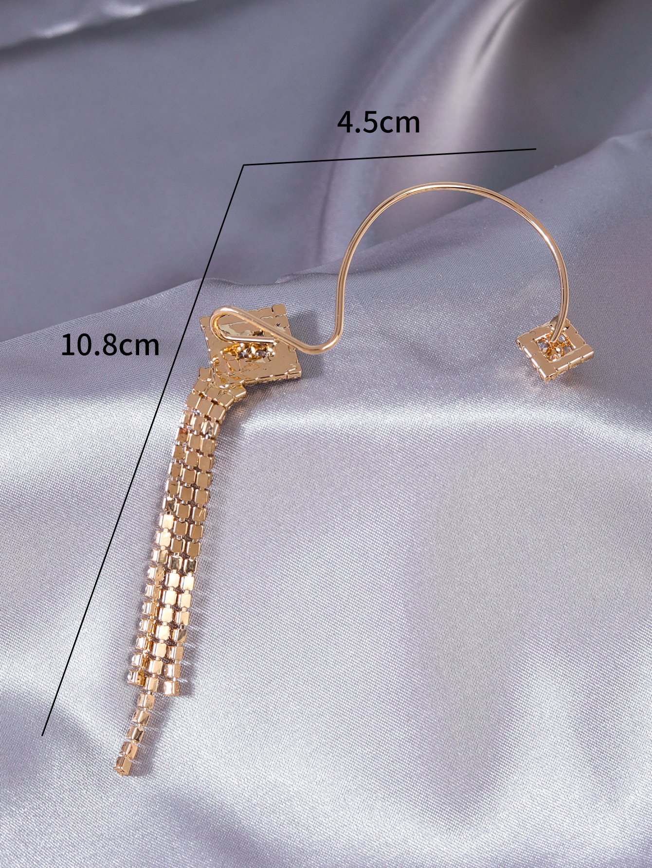 58b6826d a3b3 44e4 b67c d92ca1b84753 European And American Style Personality All-match Temperament Niche Earrings