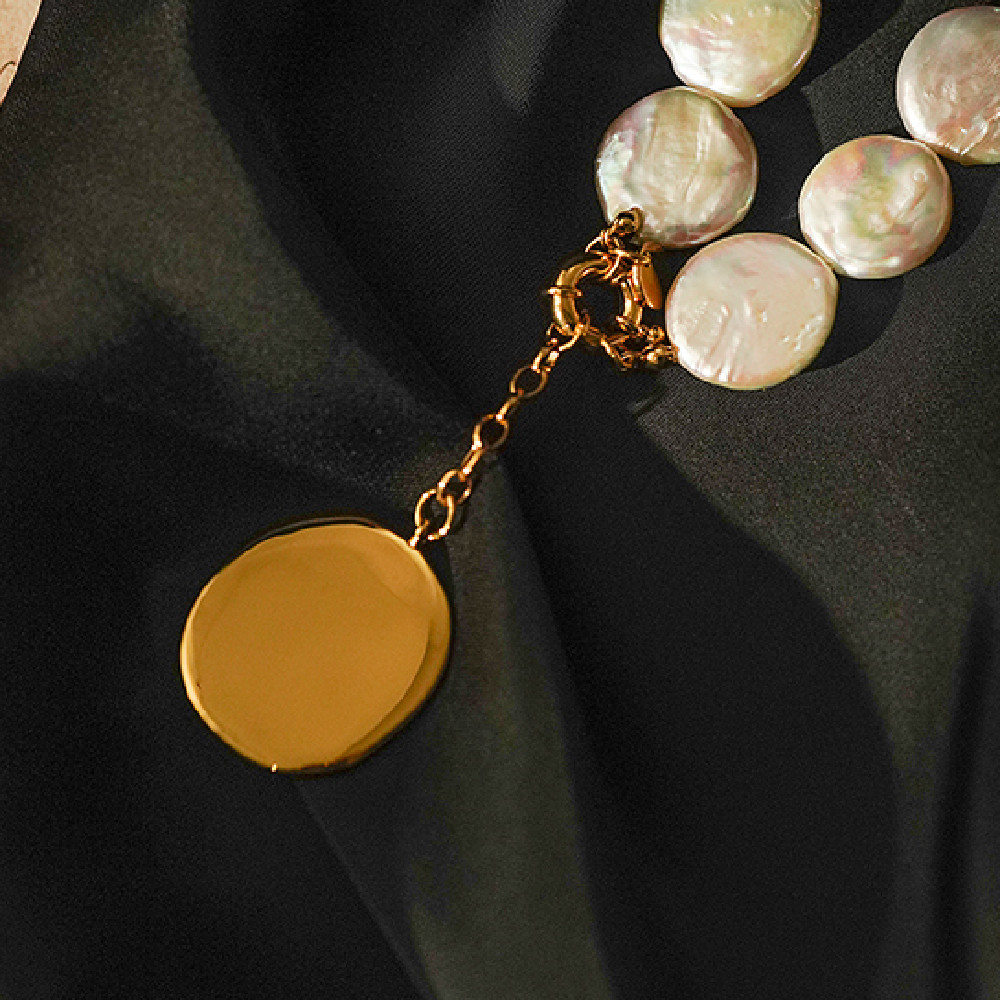 Vintage Gold Coin Badge Necklace 1 5946e441 8361 4098 b3ea 895a591d83da Vintage Gold Coin Badge Necklace