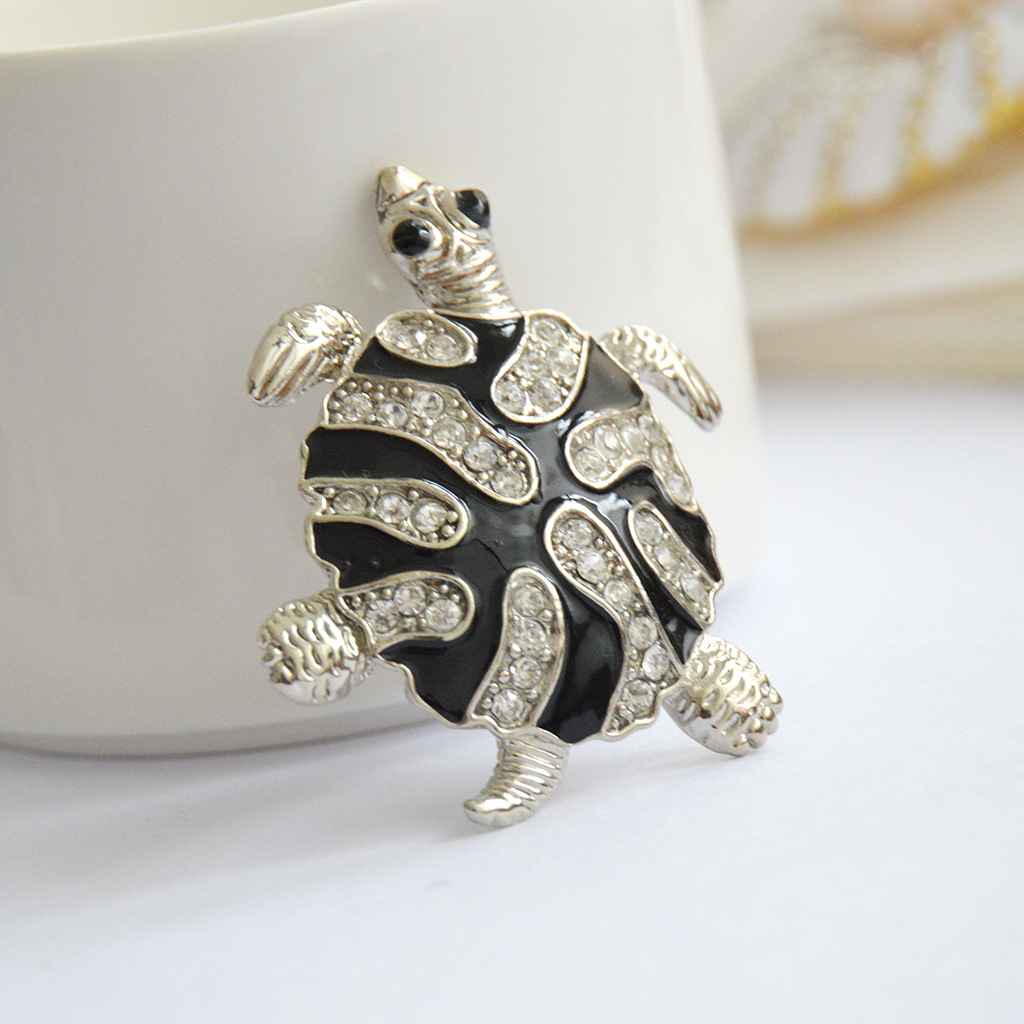 59549d27 aec5 438a a3f1 1bc29e4c3d0c Diamond Turtle Brooch