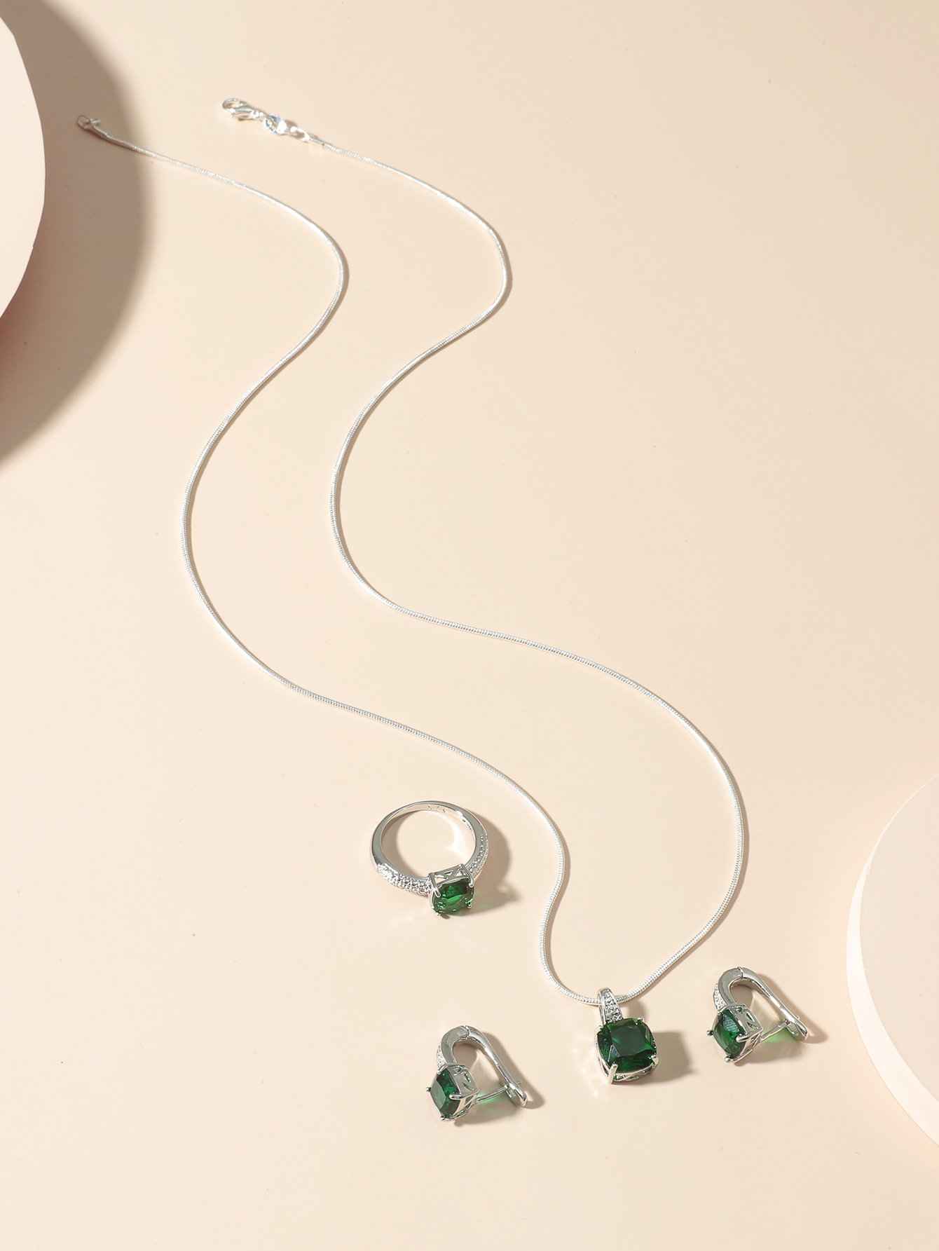 5e72e755 020d 4440 b9e0 12f4f8319a9d Personalized Solid Color Dual-use Short Ring