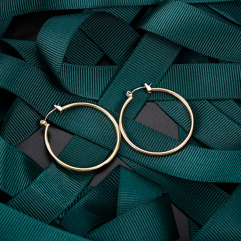 European And American Temperament Ring Gold And Silver Earrings Fashion 10 5ee7d05b 411f 4a79 9efd e5b03161adb2 European And American Temperament Ring Gold And Silver Earrings Fashion