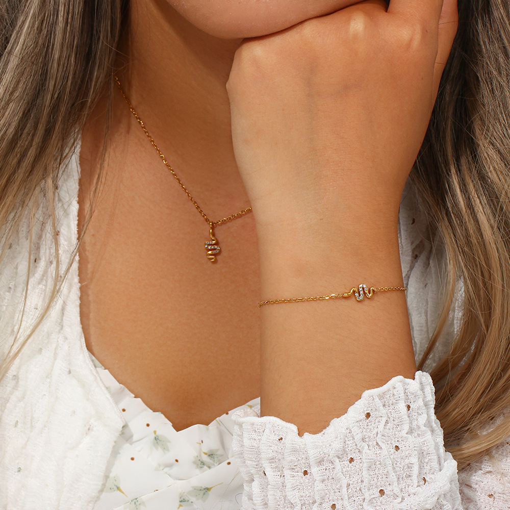 Titanium Steel Necklace 18K Gold Inlaid White Zircon Snake Pendant Necklace 4 60ab24d5 058e 49bc 8ee2 ffa8c6f28ace Titanium Steel Necklace 18K Gold Inlaid White Zircon Snake Pendant Necklace