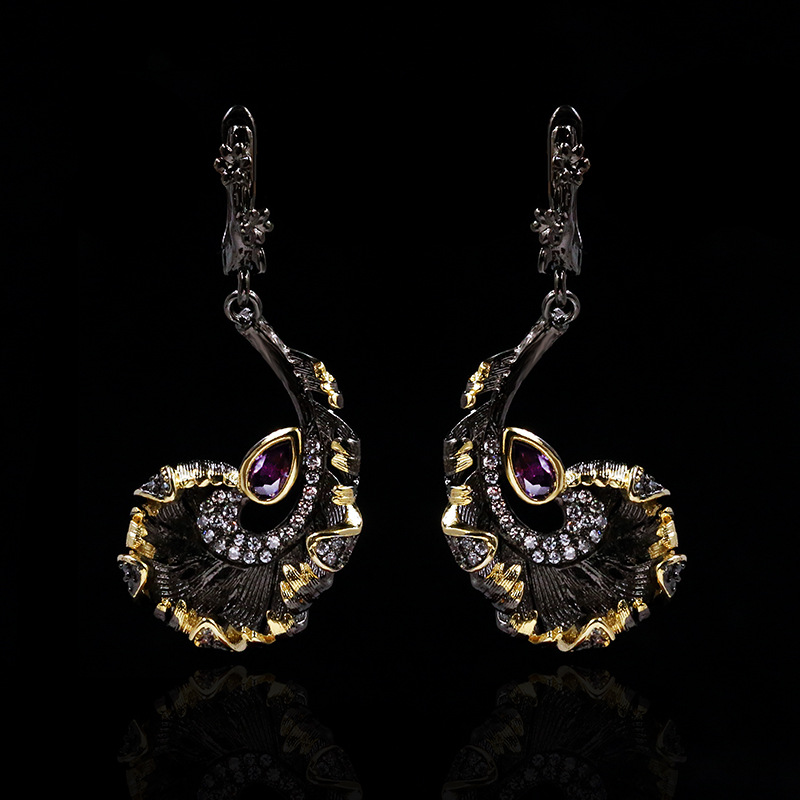 Black And Gold Two-tone Earrings 5 65180e4e 0f73 403a 99c7 18ced3727aaf Black And Gold Two-tone Earrings