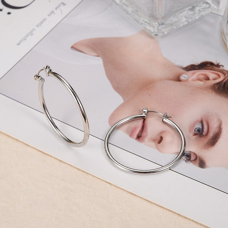 European And American Temperament Ring Gold And Silver Earrings Fashion 8 67d03624 7844 4c67 9a65 76e83a8f832e European And American Temperament Ring Gold And Silver Earrings Fashion