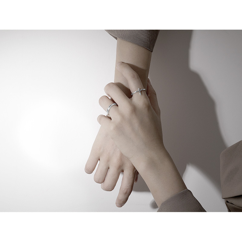 688a5455 b5ac 4596 b64e 7112cffc07a8 Sterling Silver Retro Ring Of Cross Nightclub