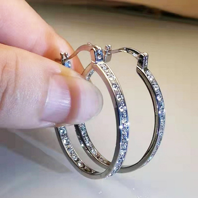 European And American Fashion Jewelry Popular Rhinestone-encrusted Ear Studs Ear Clip 1 6bab2d6b c980 420e b21d d12415bcd279 European And American Fashion Jewelry Popular Rhinestone-encrusted Ear Studs Ear Clip