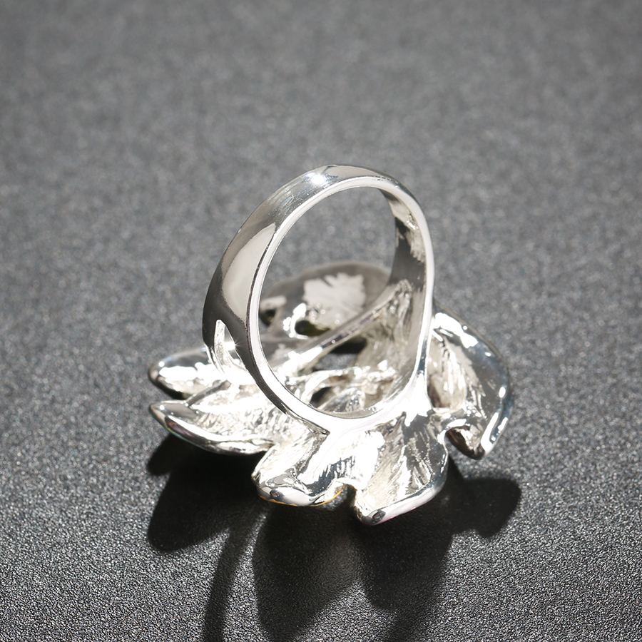 6c191524 e3a6 4339 b451 cfecc9590a83 Colorful leaf ladies ring