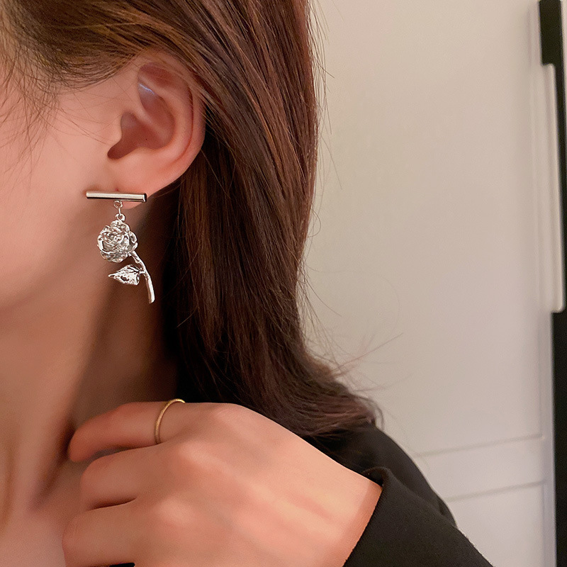 6cb7b822 609f 4b12 864d f0474ddeaaa2 Korean Ins Cold Wind Temperament Earrings