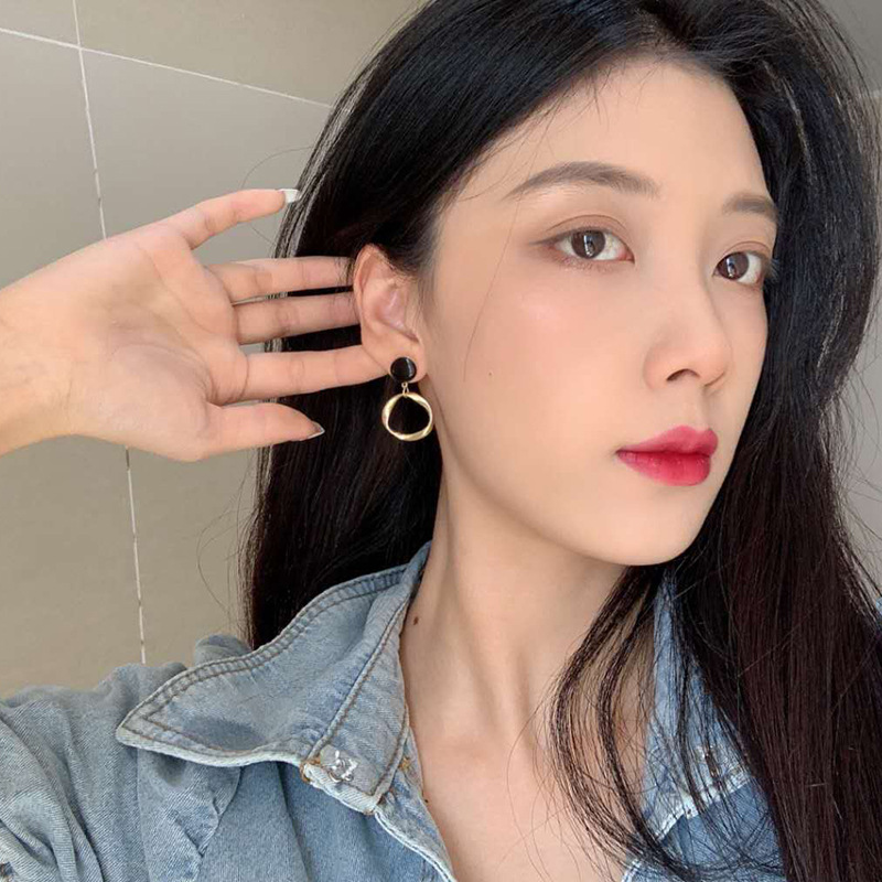 6ce9e5c6 04a6 43a4 b279 a180d2e1da67 Round Small Circle White Fungus Ring Earrings