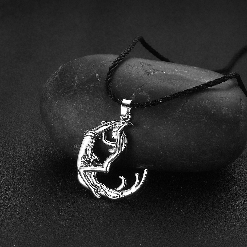 European And American New Compass Pendant Necklace For Men And Women 12 6d91e1ee 5824 4289 a484 53a8798f41f8 European And American New Compass Pendant Necklace For Men And Women