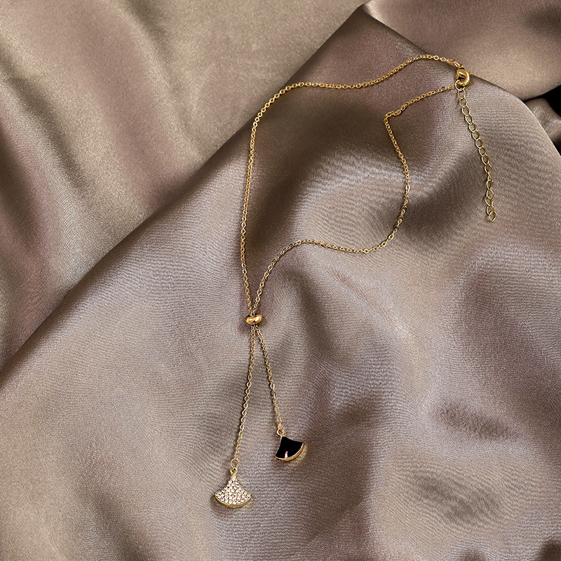 6e59474a 429f 4d00 913a 0f968c900fc5 Net red niche design clavicle chain