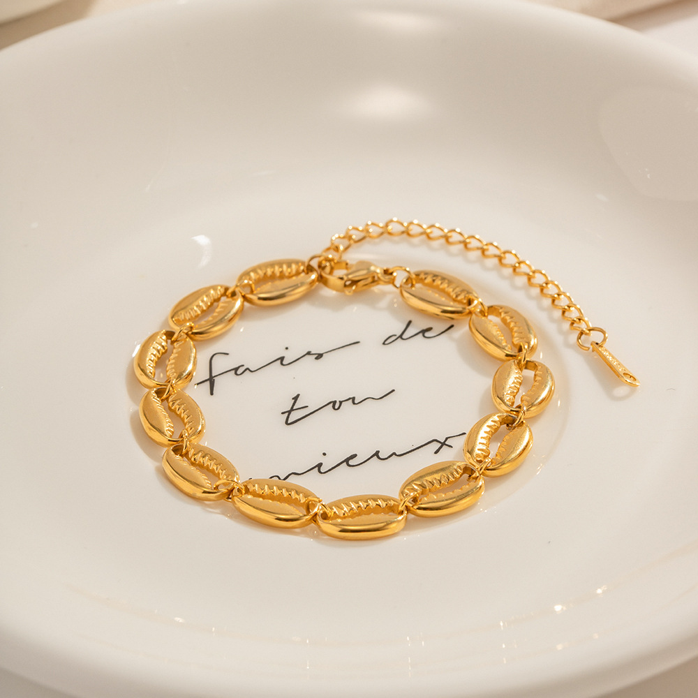 6eb1464a 26a0 4e88 842c c7263c5c5dbe Women's 18K Gold Hollow Shell Non-fading Bracelet