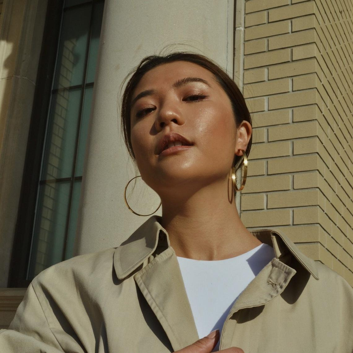 6f3a4752 dfd9 46d1 924e f1602c19b1d7 Retro Large Earrings Large Circle C-shaped Earrings Women's Titanium Steel 18k Gold Earrings