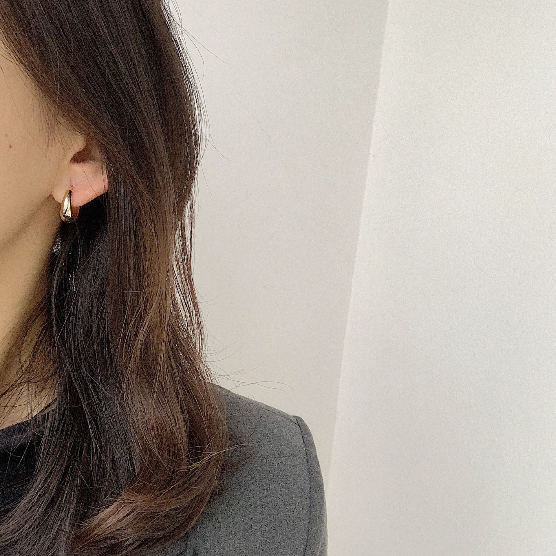 Women's Gold-plated Simple Metal Small Ring Earrings 4 7544bac7 b1a7 48a9 9310 3604586dc039 Women's Gold-plated Simple Metal Small Ring Earrings