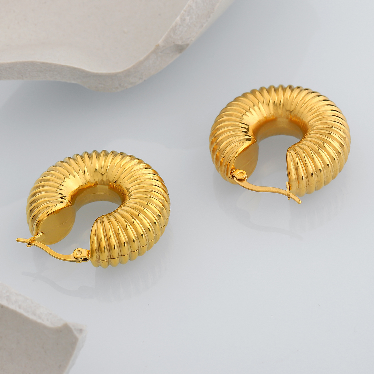 Electric Water Pipe Shape Gold-plated Earrings 6 770a2796 862c 43c3 b558 f11cc4c79c31 Electric Water Pipe Shape Gold-plated Earrings