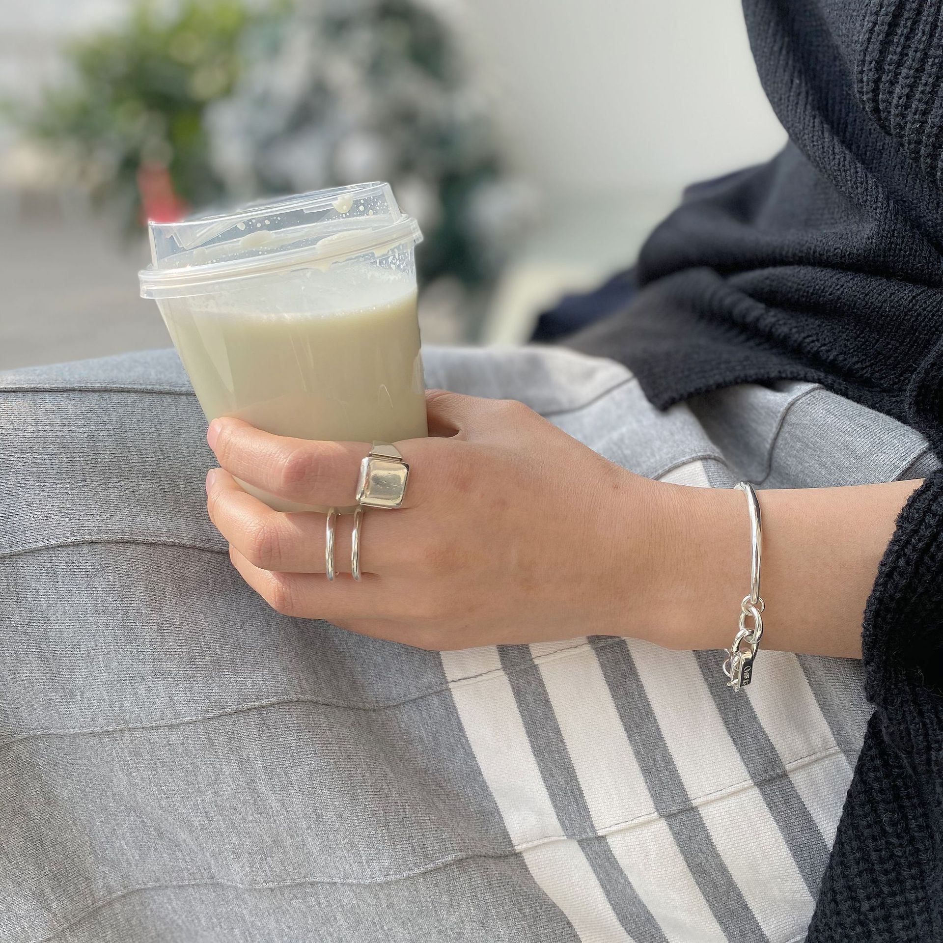 Vintage Distressed Lock Knot Hook Chain Clause Thick Bracelet 5 793e0834 791a 4ed6 b58d 56ffc28f6c59 Vintage Distressed Lock Knot Hook Chain Clause Thick Bracelet