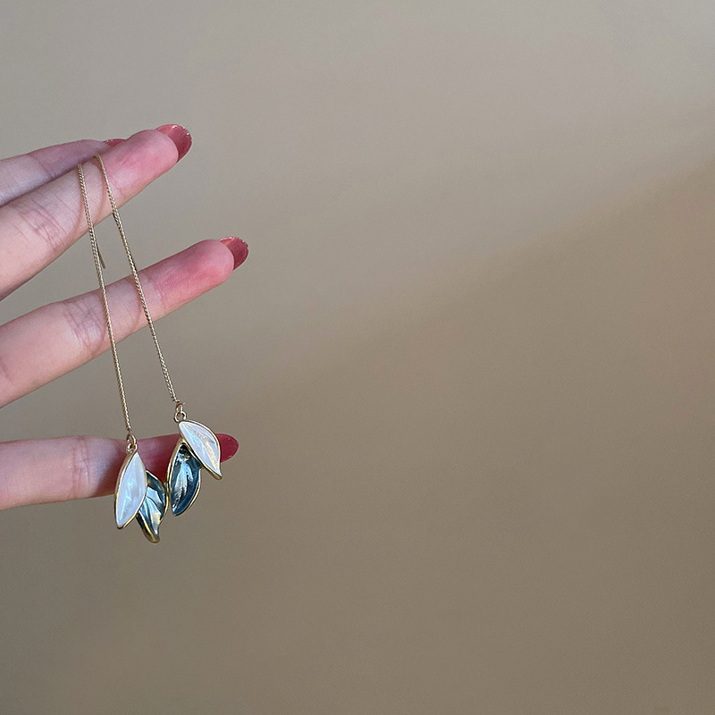 7ad52b8e e883 4534 abef effd489f8480 Fashion 925 Silver Needle Contrast Color Leaf Earrings