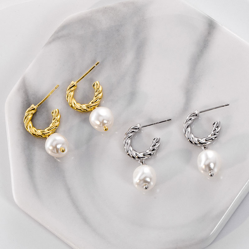 7bf98fe1 bd37 4591 8d1b 1bfe8c2f9d94 Small Design Sense Of High Quality French Earrings