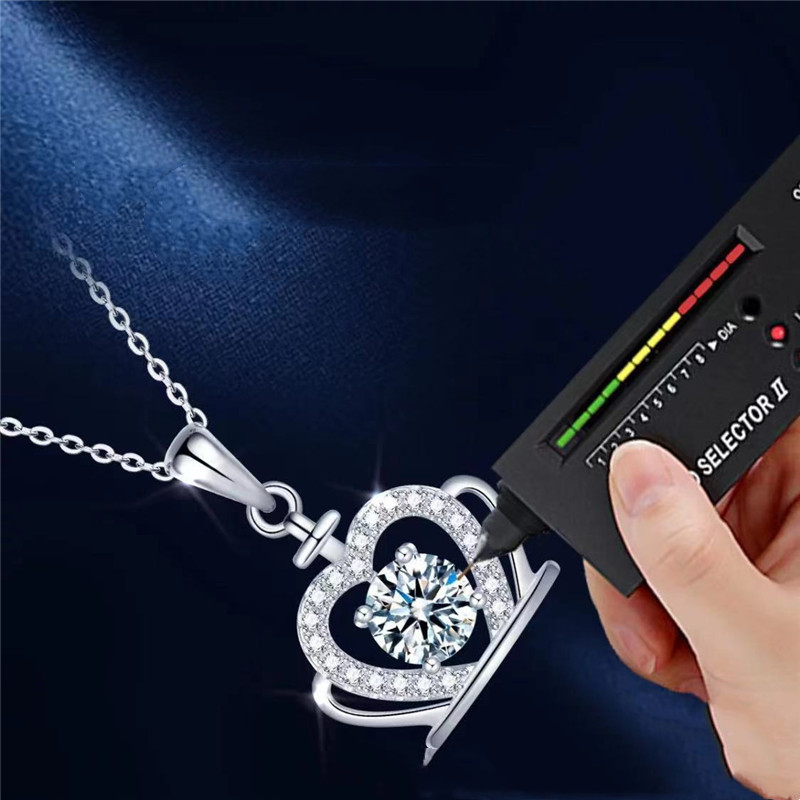 7d062718 1030 486f 8f38 b05df5e51566 18K Gold Pendant Fashion Simple Crown Diamond Necklace