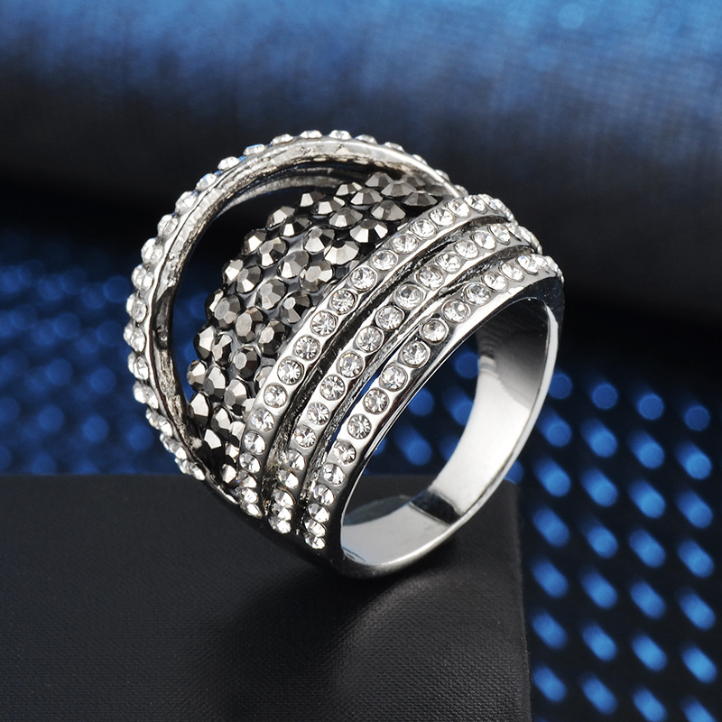 7f112430 11c1 413d b93e a34f4fb64936 Diamond-studded Ring Elegant And Generous Women's Style