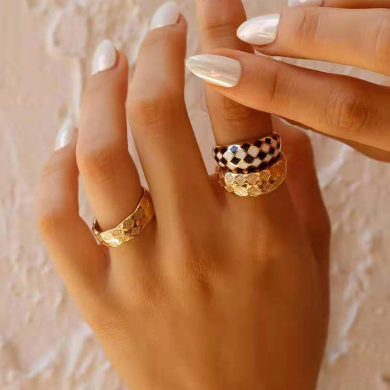 Diamond Plaid Diamond Ring Women's Titanium Steel Gold-plated Ring Couple Stacking 5 82912812 f78a 4128 890a f0d9b9803470 Diamond Plaid Diamond Ring Women's Titanium Steel Gold-plated Ring Couple Stacking