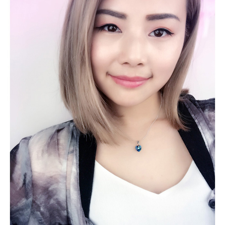 867302fe adbe 4319 bafb 29b308f3dfb0 Austrian gold-plated crystal necklace