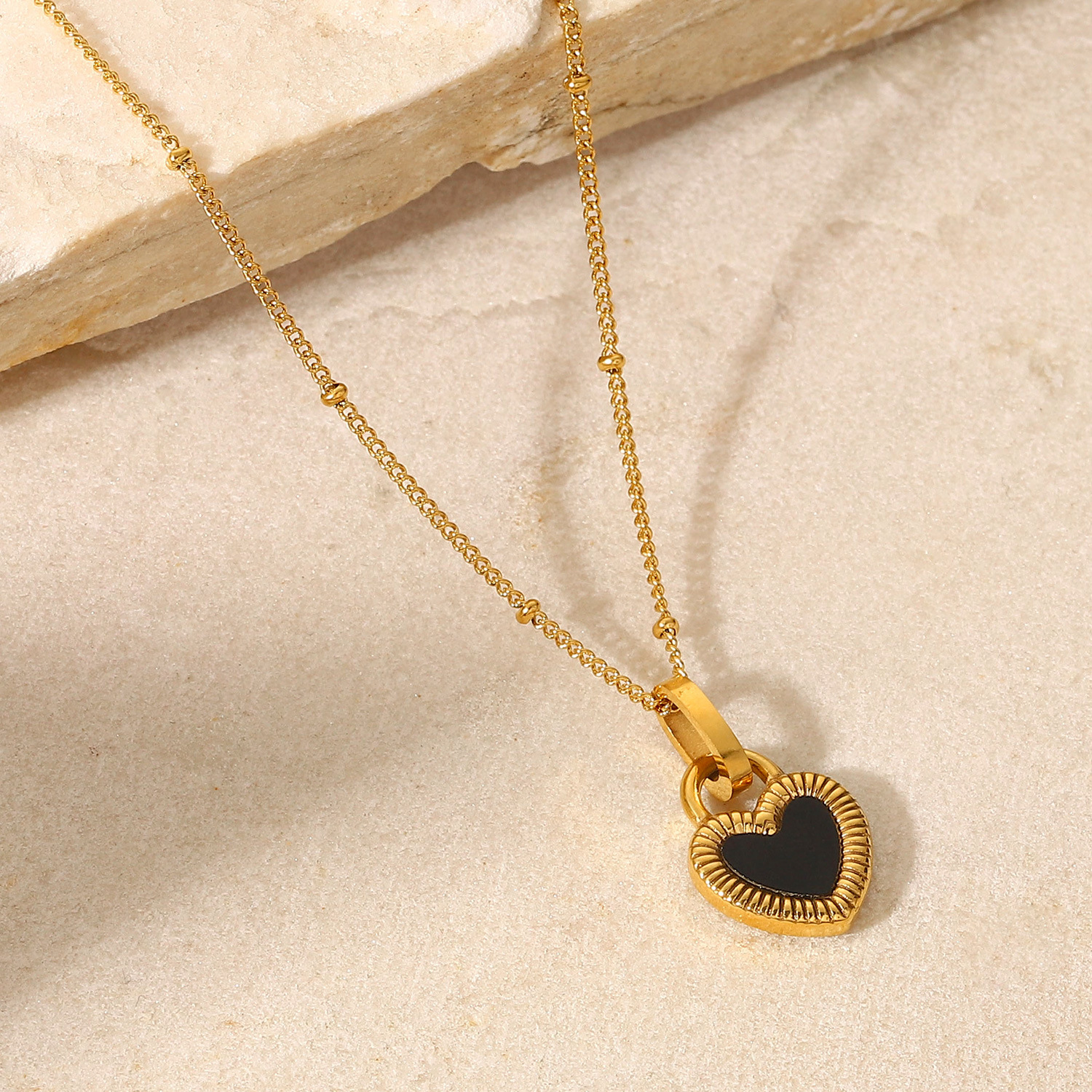 877ab20f 2822 495e 9449 950a0230bf21 New Titanium Steel 18K Gold Double-sided Love Heart-shaped Small Lock Pendant Necklace