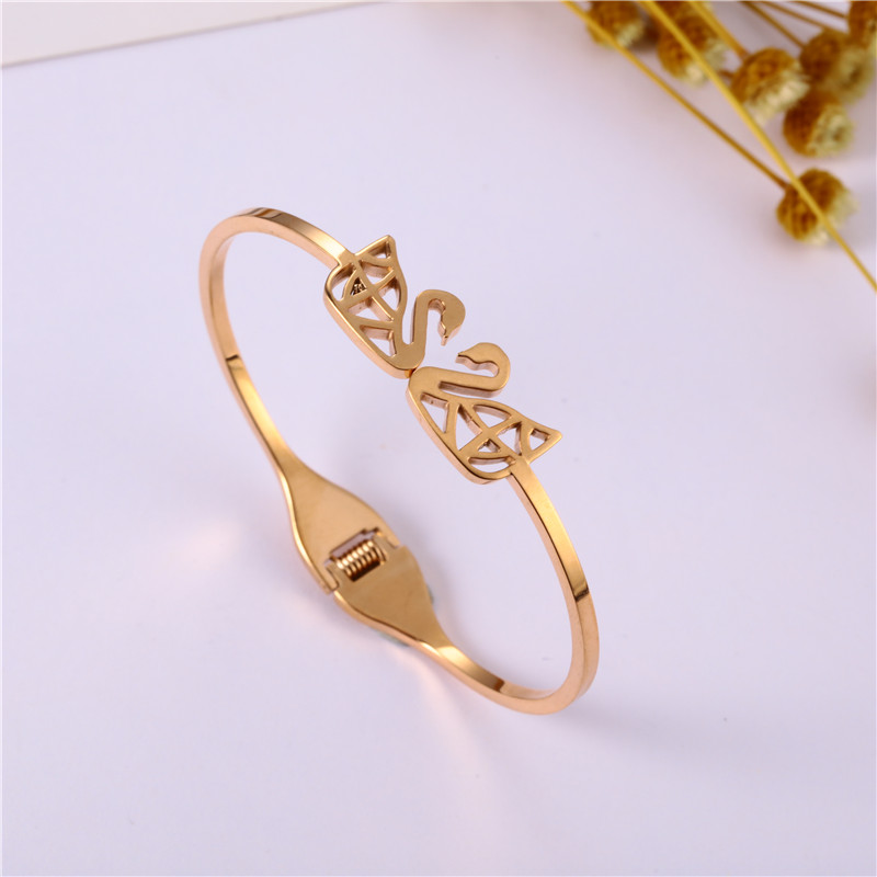Gold-plated Double Swan Spring Clasp Bracelet 1 87b81674 af20 4e89 a877 1045cd9583a7 Gold-plated Double Swan Spring Clasp Bracelet