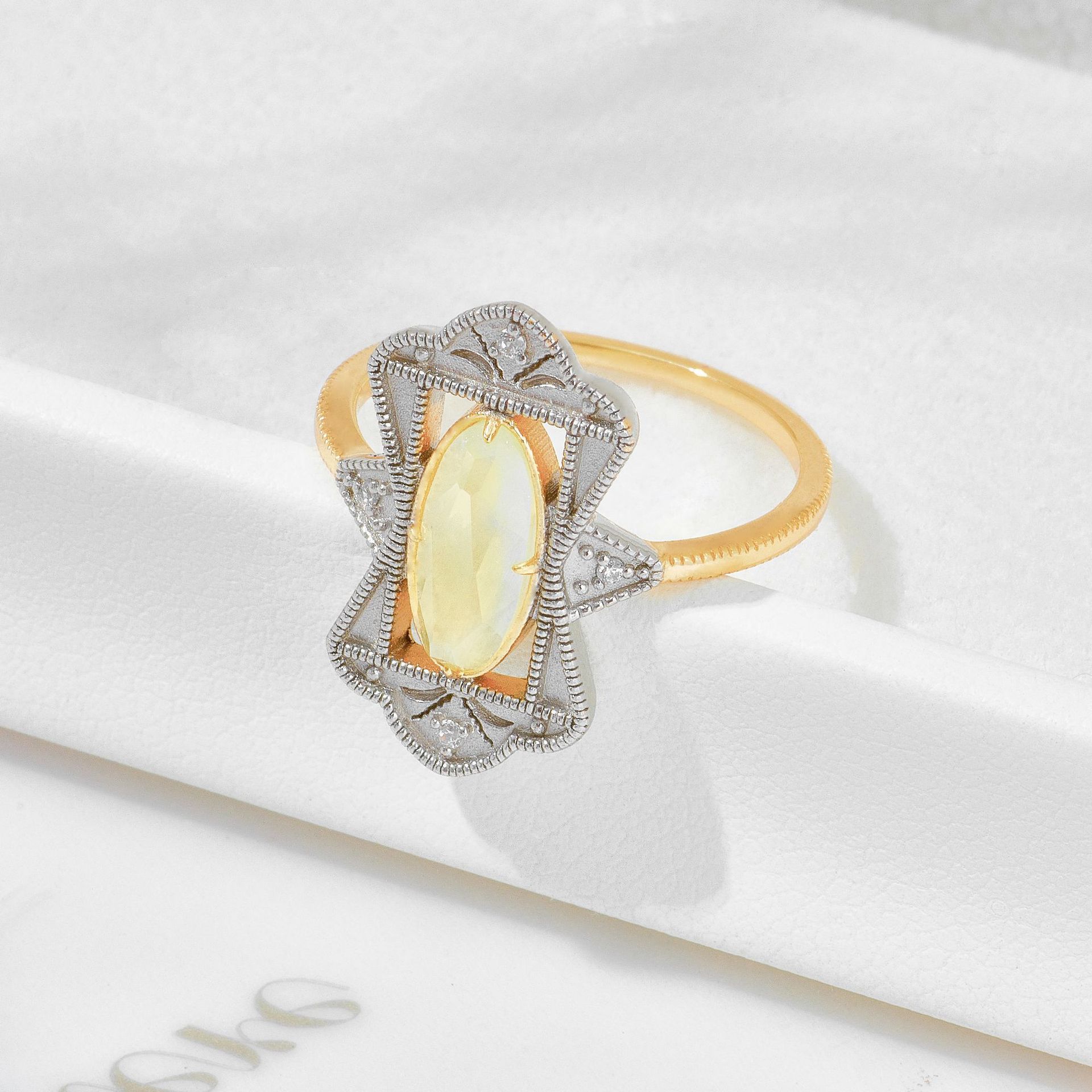 8978c564 f920 4a65 8681 42e2c4ce65b2 S925 Silver Gold-plated Precision Carving Natural Gold Grape Stone Ring