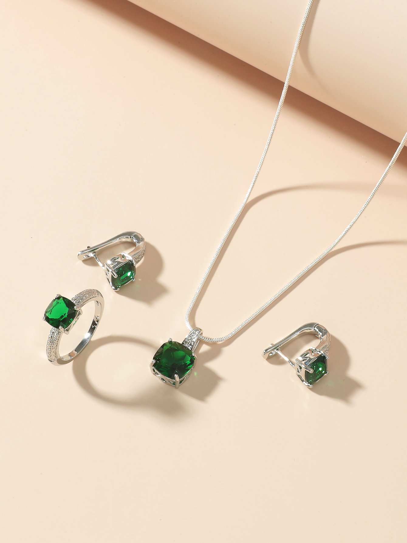 8a0b9528 0d1a 4a68 b82c 21b3f2495302 Personalized Solid Color Dual-use Short Ring