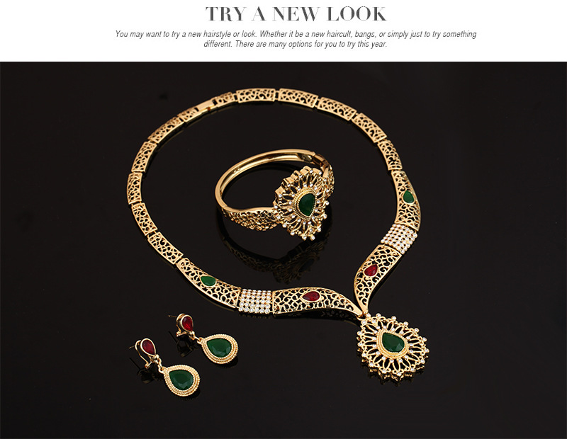 8bab449a 809c 4a0b a228 0325a9a162e0 Fashion Gold-plated Four-piece Set With Diamonds