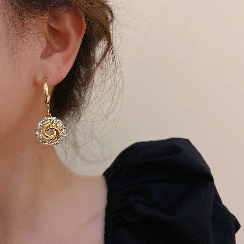 8c2a8990 1eae 4646 af49 f9d7e1946292 Diamond Circle 925 Silver Needle Earrings