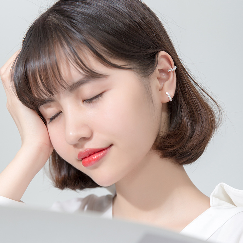 8ec94f10 7992 4045 8449 c409c87ed124 Diamond ear clip without pierced ears