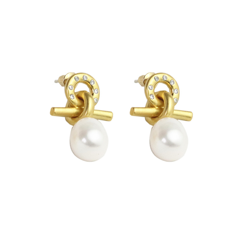 919a6a08 c7fc 41cd 823f a7461aab3b52 Metal Knotted Design Baroque Freshwater Pearl Earrings
