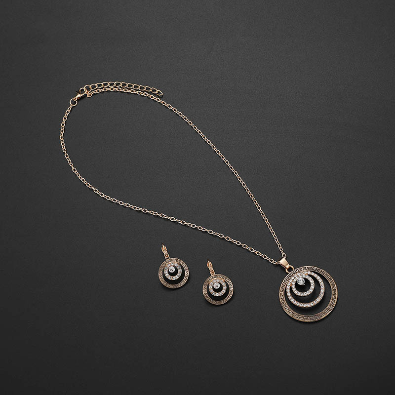 Three-ring Necklace, Two-ring Earrings, European And American Wedding Diamonds 1 91df24a2 599d 4aa5 9d01 eec7f797b750 Three-ring Necklace, Two-ring Earrings, European And American Wedding Diamonds