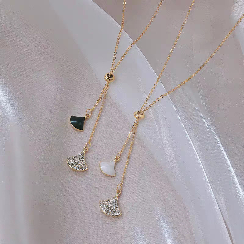 933bb0cf 9225 4b57 a1ac 78d944c76990 Net red niche design clavicle chain