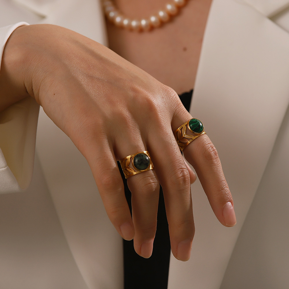 Ring Stainless Steel 18K Gold Hollow Leaves 3 9401bd54 c57a 46fb a91b 2275b2a99071 Ring Stainless Steel 18K Gold Hollow Leaves